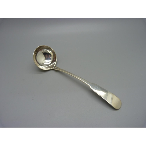 869 - A George III Scottish silver ladle, Edinburgh 1807, 24g, 15.5cm