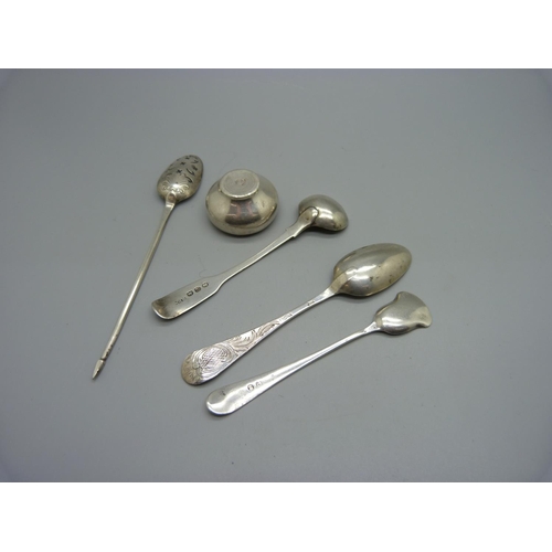 870 - A Georgian silver mote spoon, mark worn, three other silver spoons and a Russian silver salt, 53g