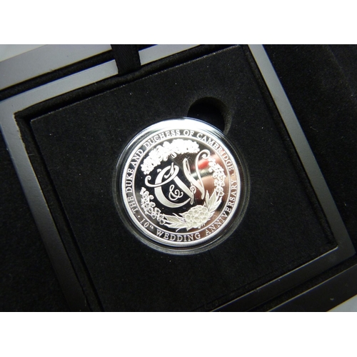 877 - Isle of Man The 10th Anniversary of The Duke and Duchess of Cambridge fine silver proof five pounds ... 