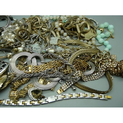 925 - Costume jewellery