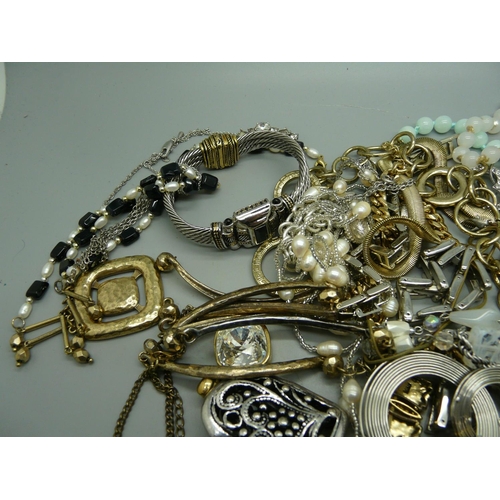 925 - Costume jewellery