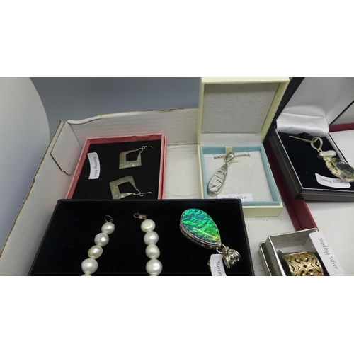 943 - Silver and silver mounted jewellery, earrings, pendant and chains, bracelet, ring, etc.