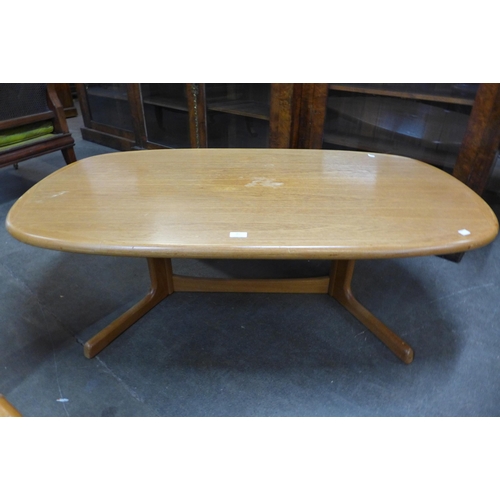 81 - A Danish Dyrlund teak coffee table