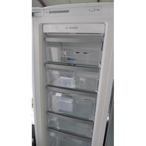 3030 - Bosch Tower Freezer (H1772xW556xD545) model no GIN38A55GB, original RRP £1050.00 inc. VAT * This lot... 