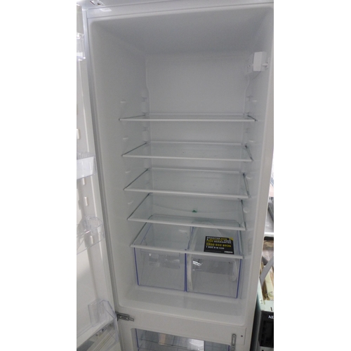 3034 - Zanussi fridge freezer * This lot is subject to VAT