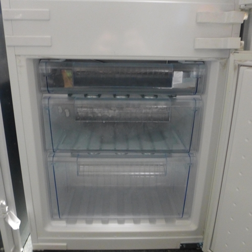 3035 - Bosch 70/30 Fridge Freezer (H1772xW541xD545) model no KIV38X22GB, original RRP £515.384 inc. VAT * T... 