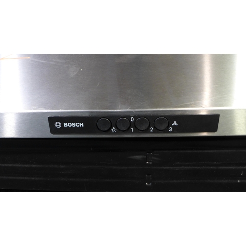 3062 - Bosch Chimney Cooker Hood - Stainless Steel (H799xW900xD500) model no DWW09W450B/02, original RRP £5... 