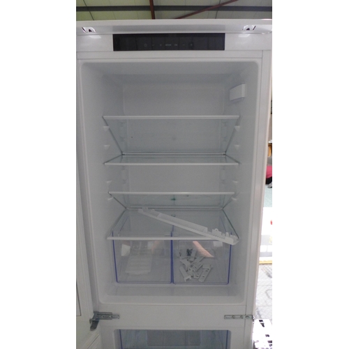 3098 - Zanussi 70/30 Fridge Freezer - Low Frost (H1772xW548xD549) - model no. ZNNN18FS5 - original RRP £457... 