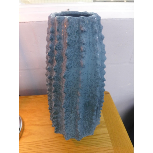 1332 - A Parlo cactus vase, H 37cms (505941339739418)   #