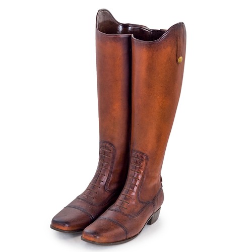 1408 - A pair of leather boots umbrella stand (CRT732)   #