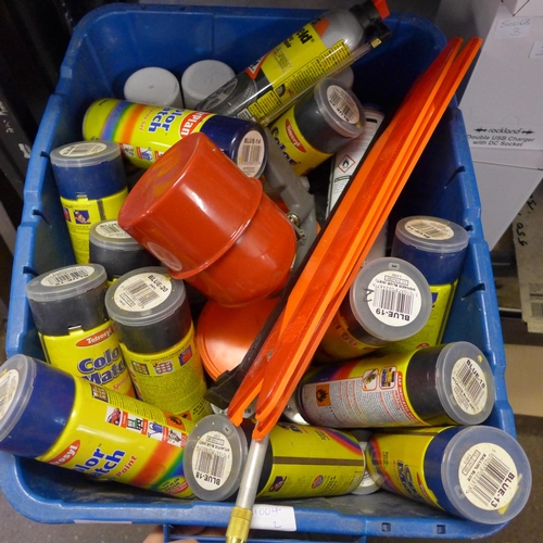 2104 - Approx. 25 cans of spray paint - unused, de-icer & pneumatic spray gun plus tub of car/auto misc.