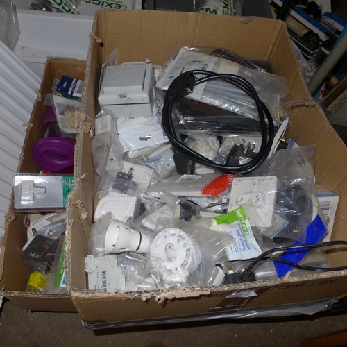 2119 - Approx. 400-500 pieces of household & electrical misc. inc. switches & leads & cables