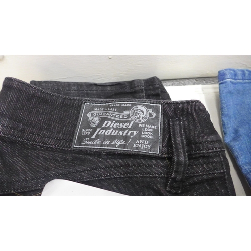 2240 - Bag of approx. 20 prs. of jeans inc. Levi, Diesel, Tommy Hilfigger, Gap & Monsoon