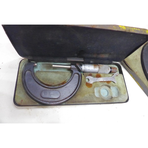 2262 - 5 Mixed size Moor & Wright micrometers size 0-1