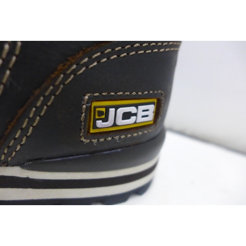 2278 - Boxed & unused JCB soft brown Honcho safety stainless steel toe cap boots (UK size 8)