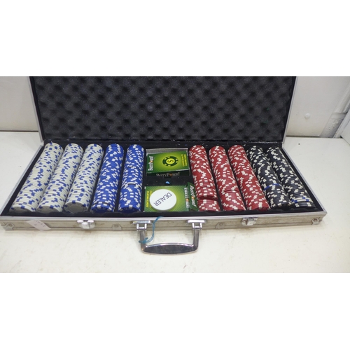 2287 - Poker set in aluminium case