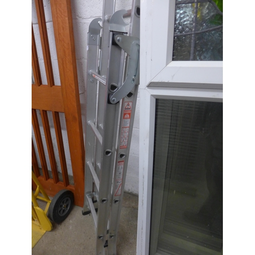 2440 - 3-Way aluminium 9-rung combination ladder