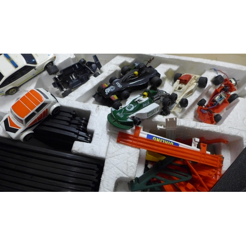 2301 - Scalextric Formula 1, Scalextric (vintage) 600 4 lane, includes some rare cars & track