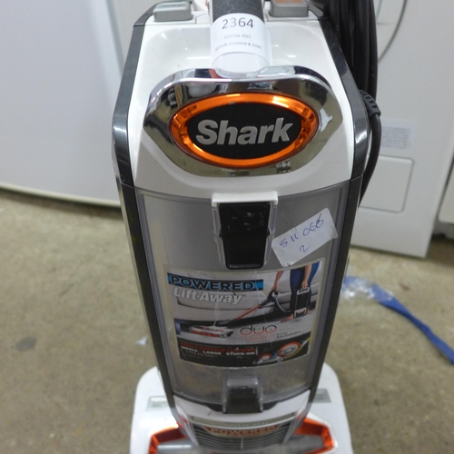 2364 - Shark Lift Away vacuum cleaner - W