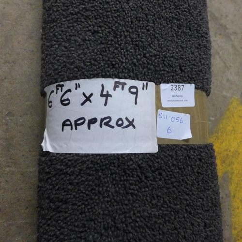 2387 - Heavy duty grey barrier mat with rubber back, approx. 6ft 6