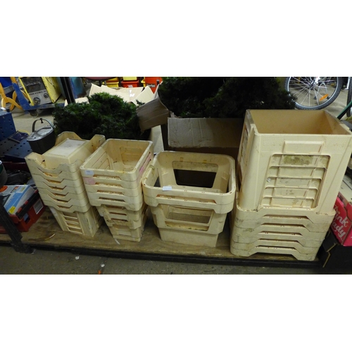 2999 - 13 Dutch flower crates