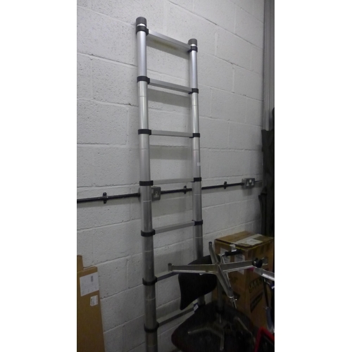 2387 - Extendable ladder - approx. 2m