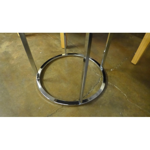 1303 - A Circular mirrored and chrome lamp table