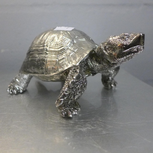 1306 - A silver ornamental tortoise (DVM1907)   #