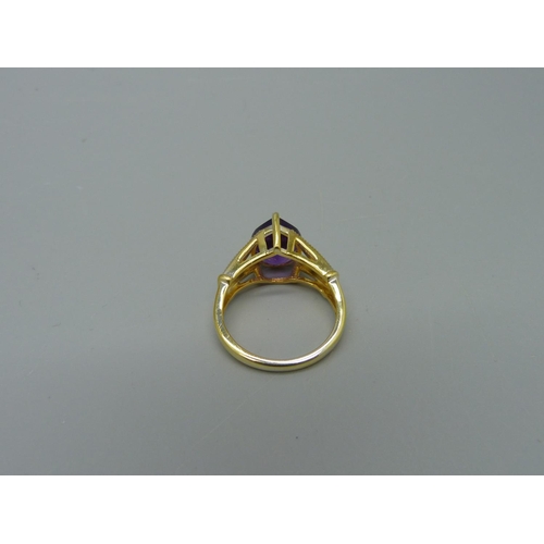 1080 - A silver gilt Zambian amethyst ring, N