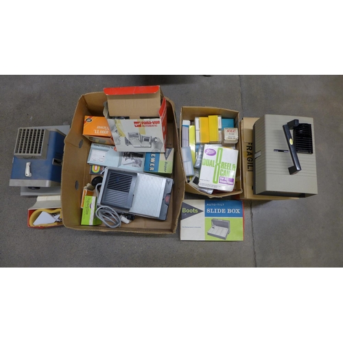 1112 - A collection of slide projectors and slides and other equipment **PLEASE NOTE THIS LOT IS NOT ELIGIB... 