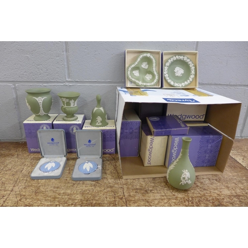 1128 - A collection of Wedgwood items, all boxed **PLEASE NOTE THIS LOT IS NOT ELIGIBLE FOR POSTING AND PAC... 