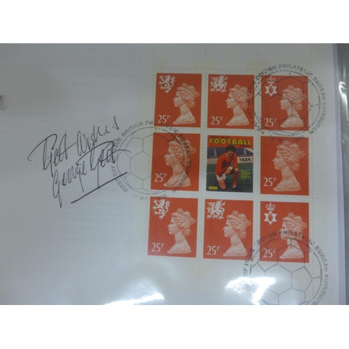 637 - Manchester United autographs selection including George Best signed first day cover, Matt Busby, Dav... 