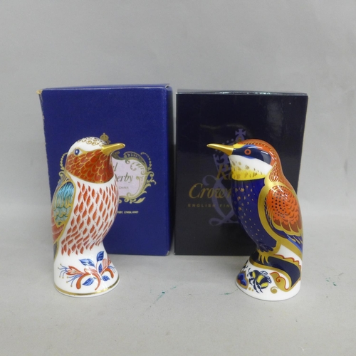 659 - Two Royal Crown Derby Bird paperweights - Bee-eater and Hummingbird, 10cm, date marks for 2005 and 1... 