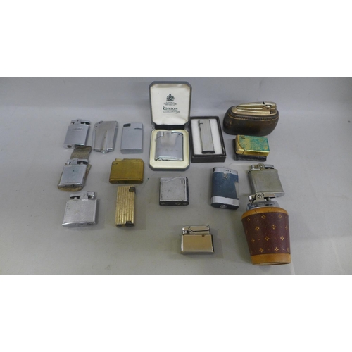 665 - Assorted lighters including Ronson and table lighters