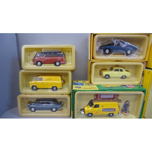 686 - A collection of ten Vanguards model vehicles, boxed including some doubles