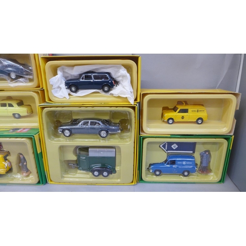 686 - A collection of ten Vanguards model vehicles, boxed including some doubles