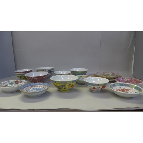 718 - Assorted Chinese bowls, a dish and plate