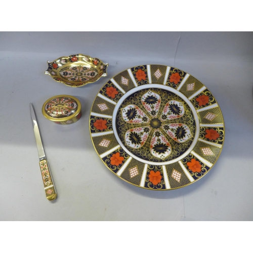 725 - A Royal Crown Derby 1129 pattern plate, dish, lidded oval pot and paper knife (lidded pot is 2nd qua... 