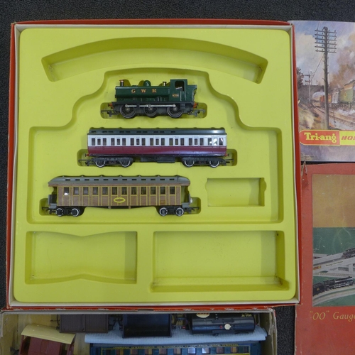 770 - A collection of Hornby and Tri-ang model rail including coaches, a Railway Children set (incomplete)... 