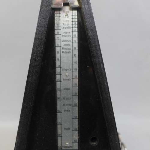 784 - A Maelzel metronome