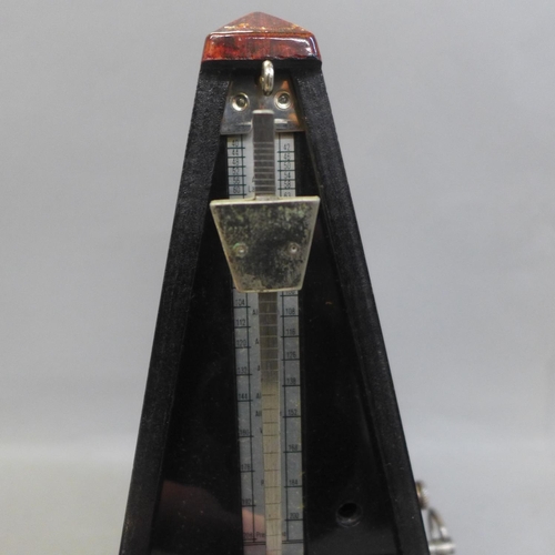 784 - A Maelzel metronome