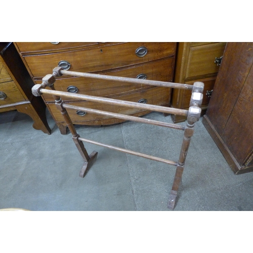 127 - A Victorian mahogany towel rail