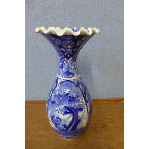 377 - A Chinese blue and white porcelain vase