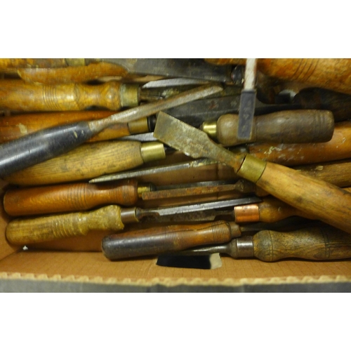 2017 - Box of approx. 50 assorted wood chisels