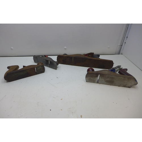 2021 - Four vintage hand planes inc. Record, Rapier, etc.