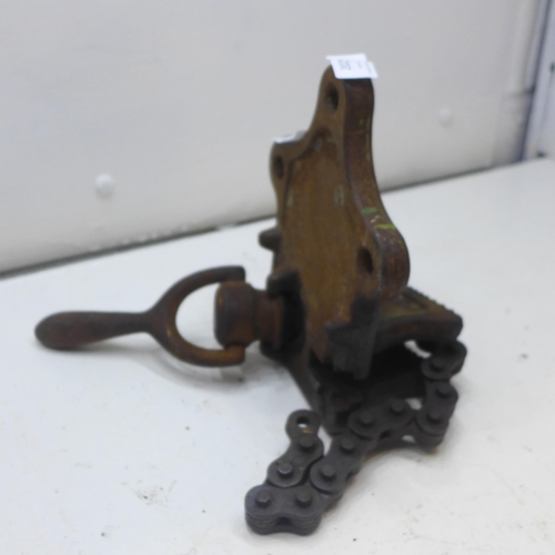 2025 - Record No.182 chain vice