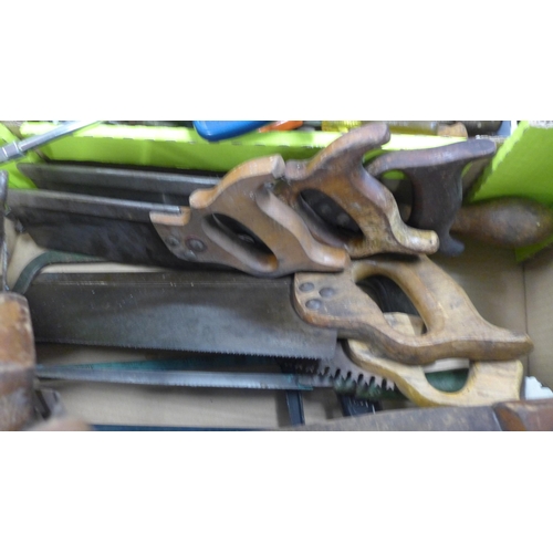 2039 - Box of approx. 15 assorted hand saws