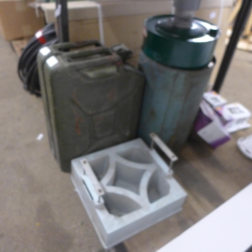 2082 - 20 Ltr petrol can, brick mould, paraffin heater, metal can