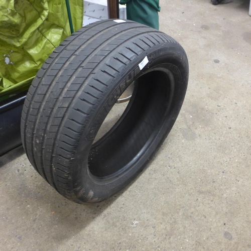 2099 - Michelin tyre (255/50 R19)