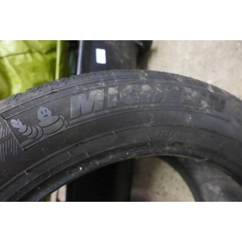 2099 - Michelin tyre (255/50 R19)